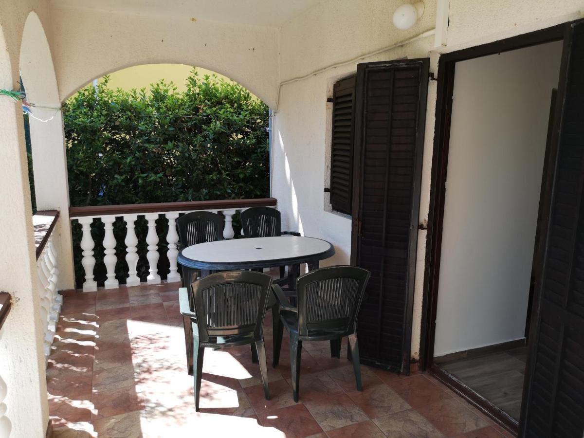 Apartments Mint Povljana - 50M From Sandy Beach Экстерьер фото